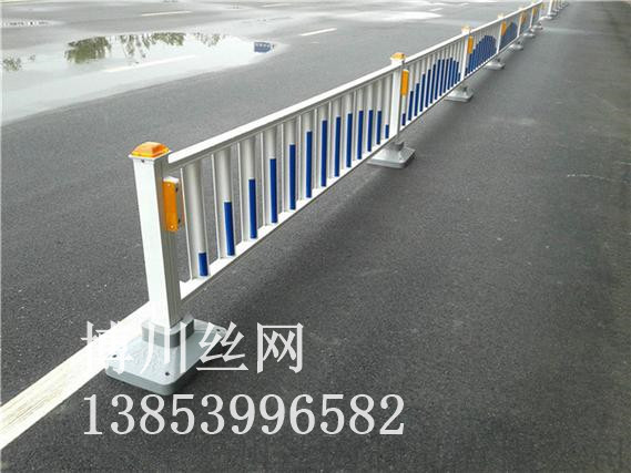遵义市市政道路护栏草坪护栏 - 一站式服务